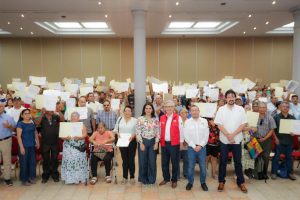 Entrega Mónica Villarreal Anaya certeza jurídica a 700 familias con cancelación de hipotecas
